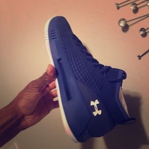 UA Heat Seeker basketball shoe